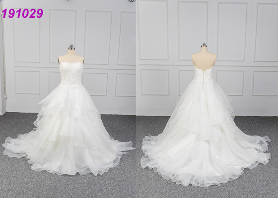 Elfenbein-Spitze, die Tulle-Ballkleid-Art-Hochzeits-Kleiderreißverschluss-Rückseite plus Größe bördelt